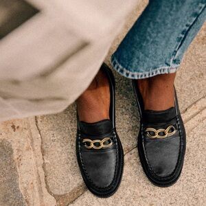 Sezane Vicky Loafers in Smooth Black. Size 38 (7)